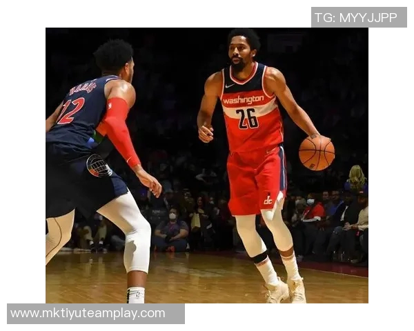 黄蜂队宣布裁掉效力11年的老将后卫丁威迪下一站将何去何从引发关注